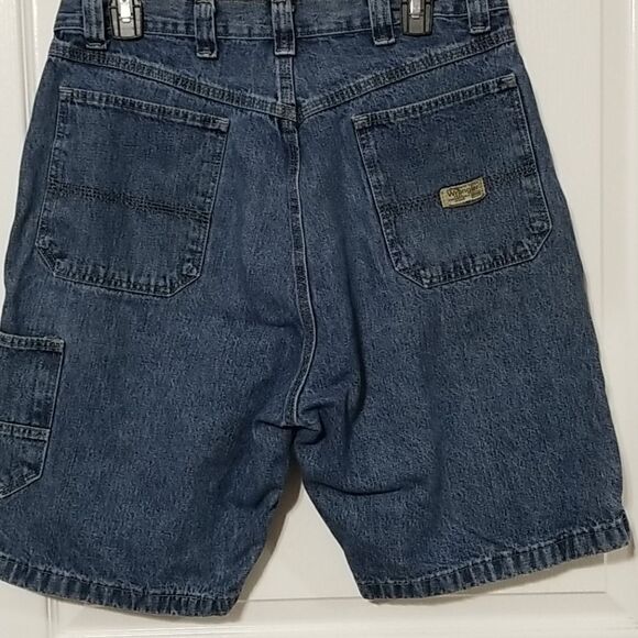 Wrangler Cargo Shorts - Picture 2 of 4